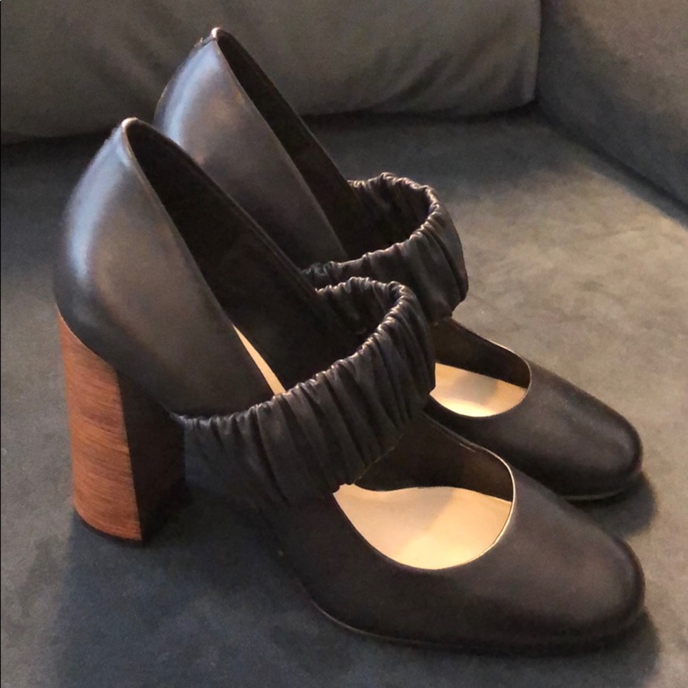 Nine West black heels Size 7 1/2
